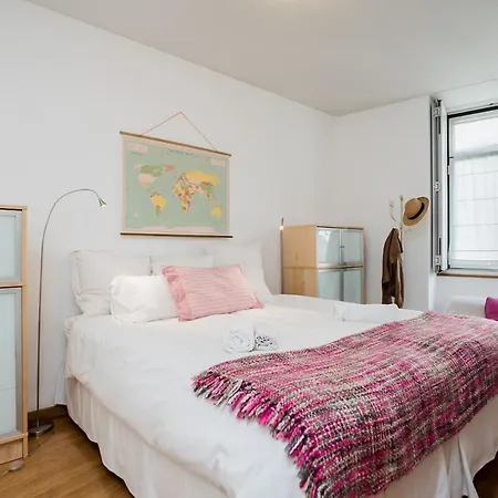 Apartamento No Coracao Do Chiado, Rua Garrett Lisbon