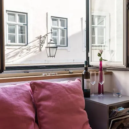 Apartamento No Coracao Do Chiado, Rua Garrett Apartment Lisbon